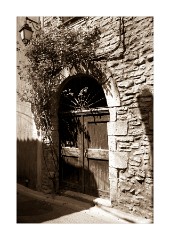 A Doorway in Goult