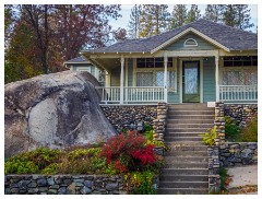 058 California  Nevada City - House built around the Rock